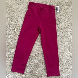 ***NWT***Old Navy pink workout cropped pants